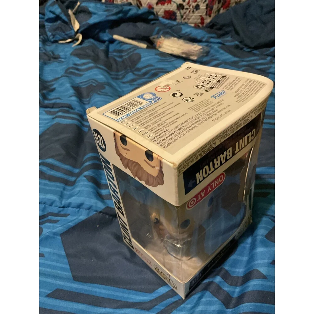 Funko POP! #1216 Hawkeye - Clint Barton Christmas Sweater -‎ Damaged Packaging